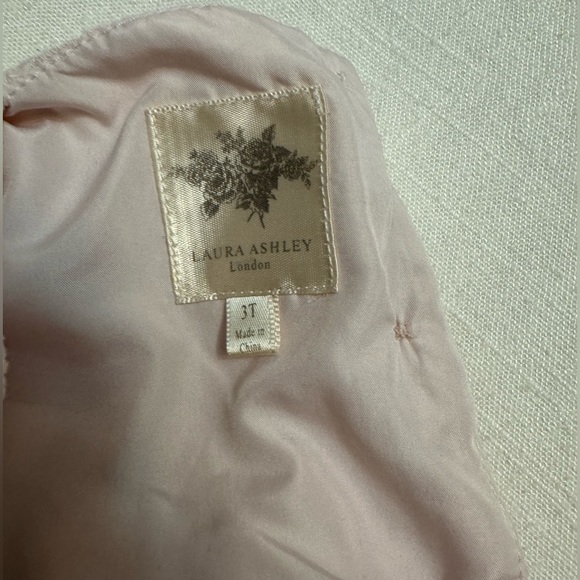 Laura Ashley of London | Pale Pink Short Sleeved Lace Toddler Dress | 3T - Picture 7 of 9